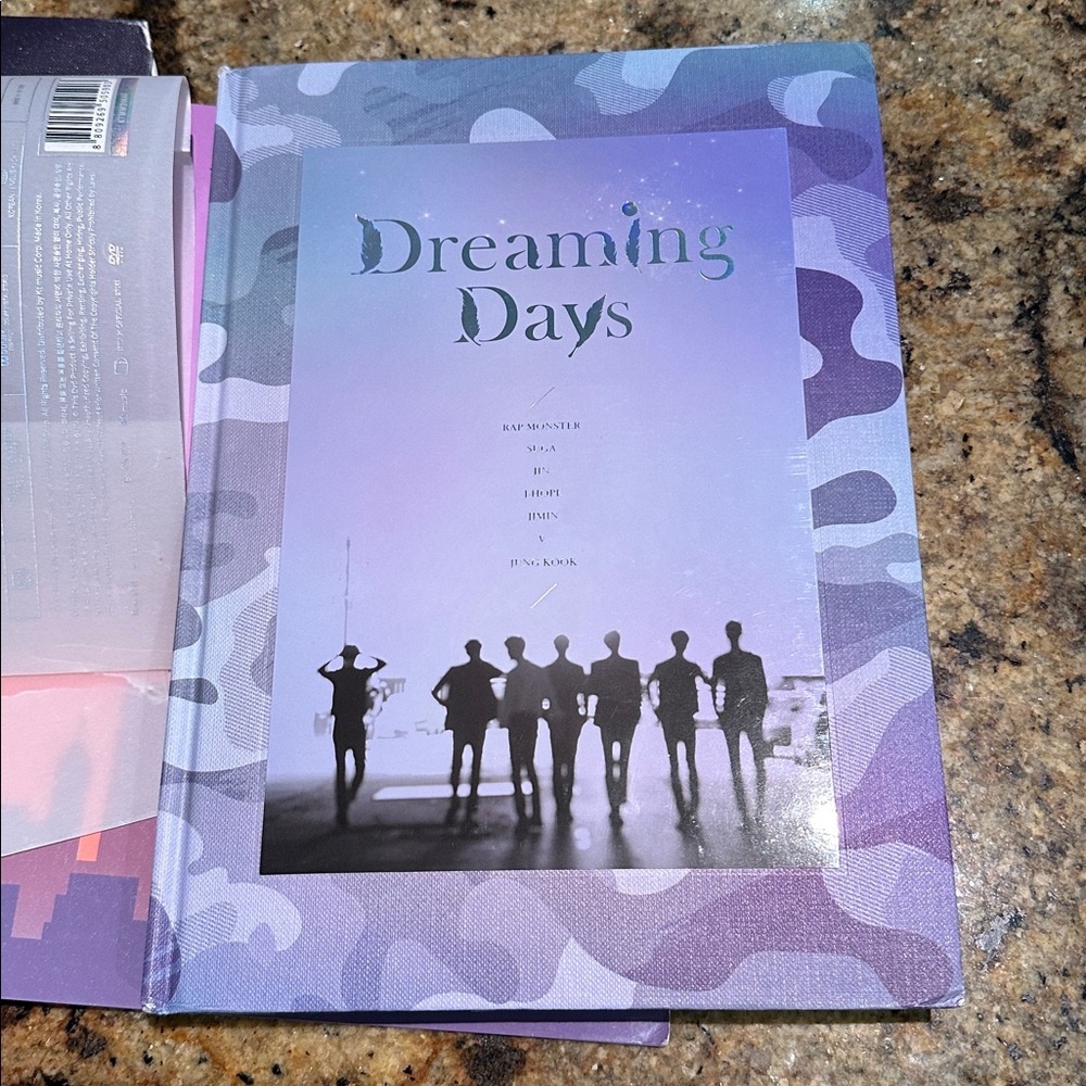 Dreaming Days BTS in Chicago Now 3  photobook and CD